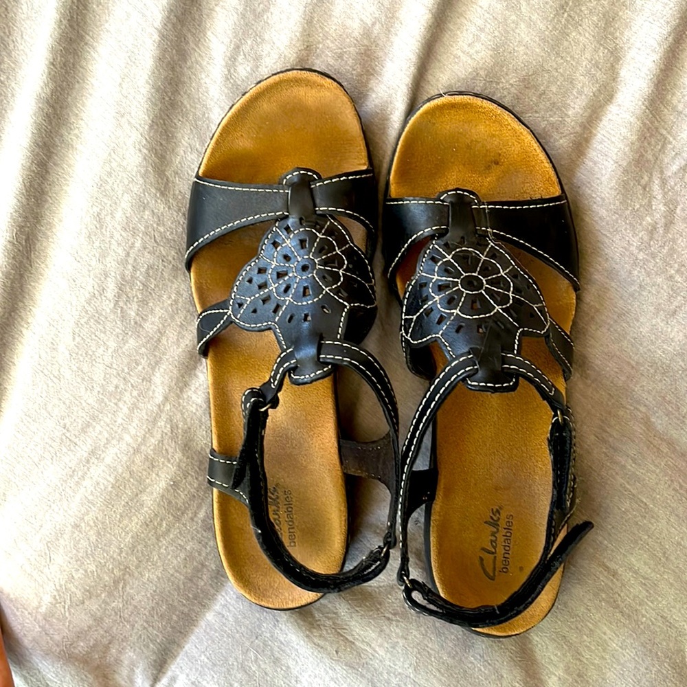 Black Women’s size 12 Clarks